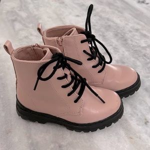 Zara Toddler Girl Combat Boots. Pale Pink Leather W/Black laces and sole US SZ 8